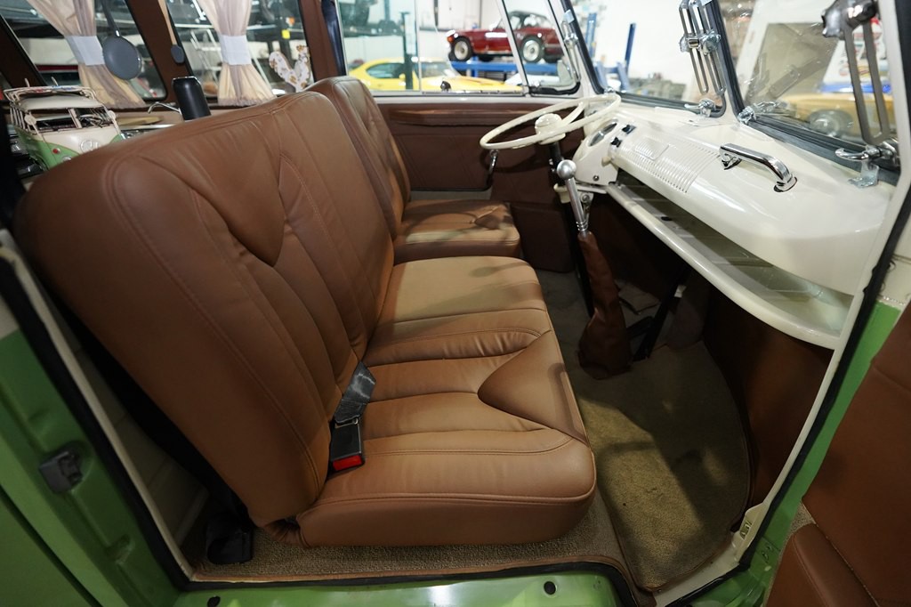1966 Volkswagen Microbus Image 17