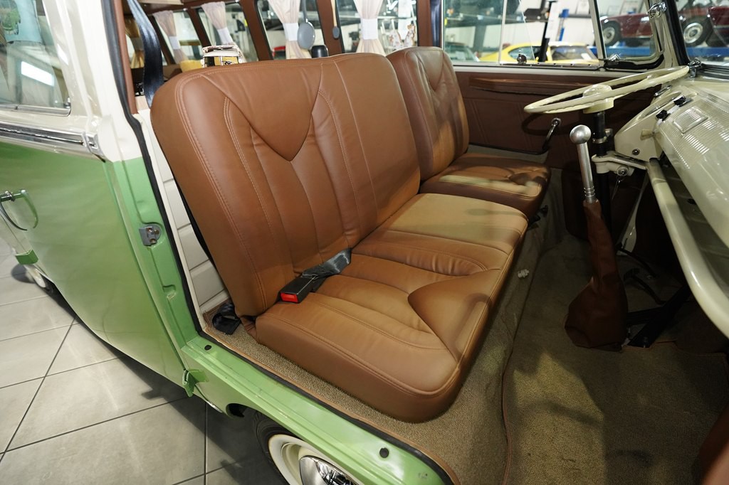 1966 Volkswagen Microbus Image 18