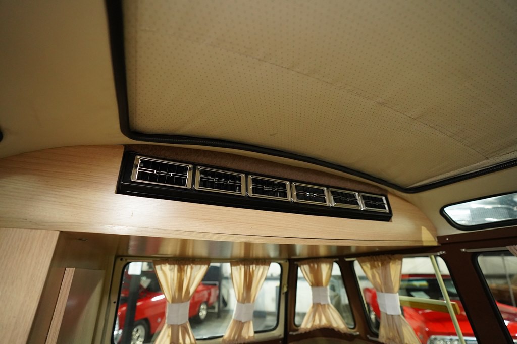 1966 Volkswagen Microbus Image 29