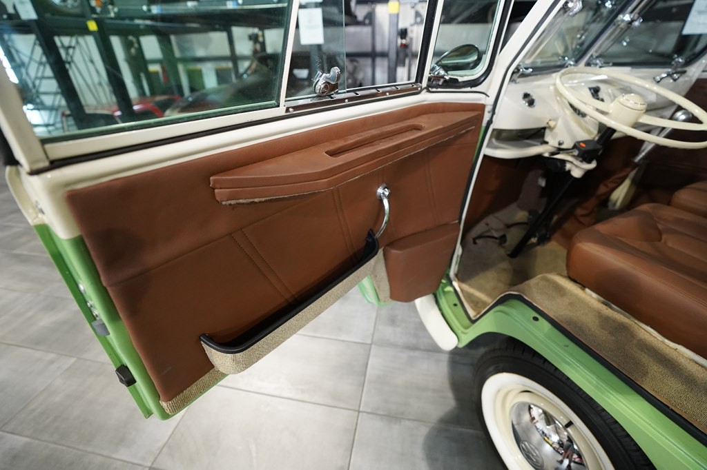 1966 Volkswagen Microbus Image 34