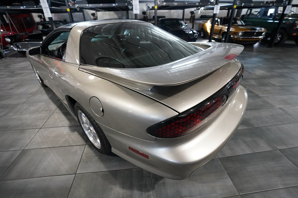 2002 Pontiac Firebird Image 4