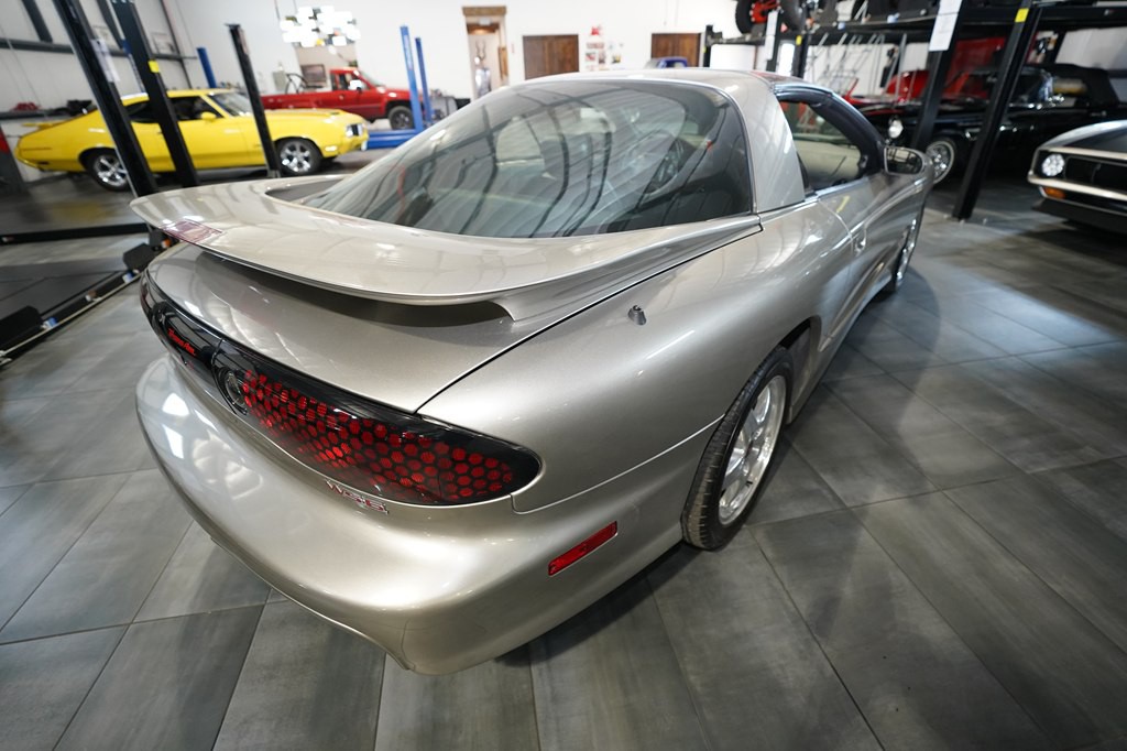 2002 Pontiac Firebird Image 6