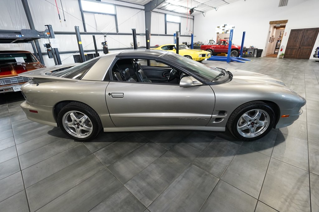 2002 Pontiac Firebird Image 7