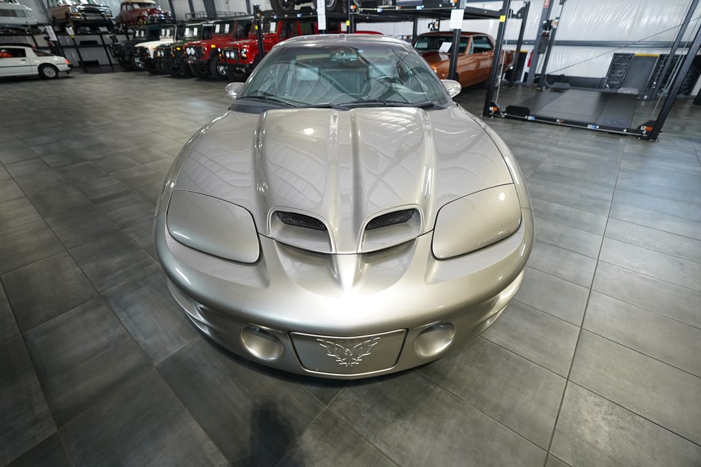 2002 Pontiac Firebird Image 9