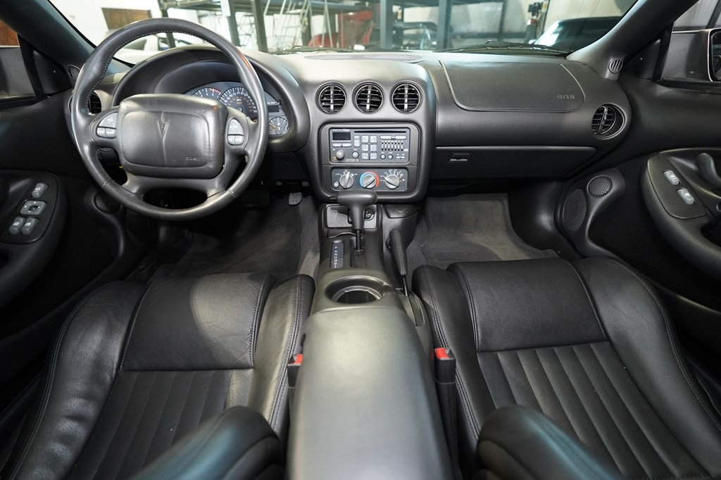 2002 Pontiac Firebird Image 11