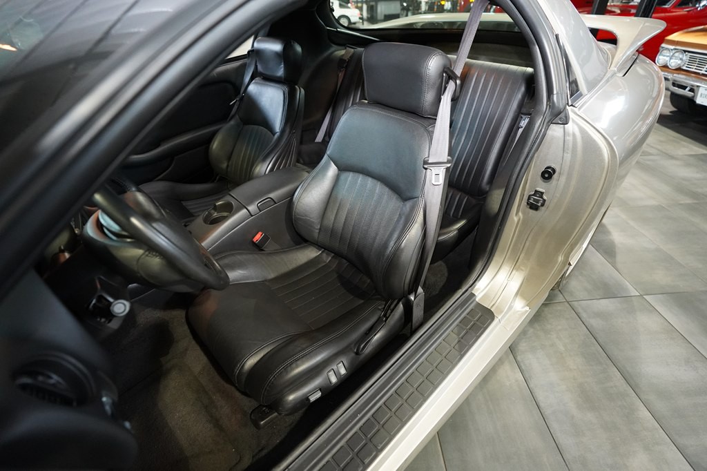 2002 Pontiac Firebird Image 18