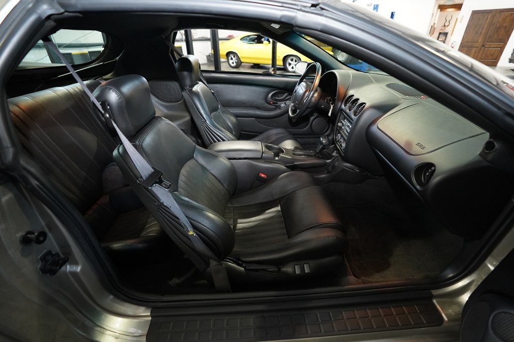 2002 Pontiac Firebird Image 19