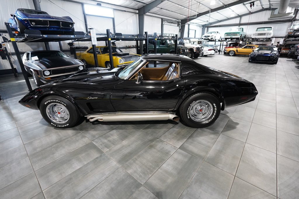 1975 Chevrolet Corvette Image 3