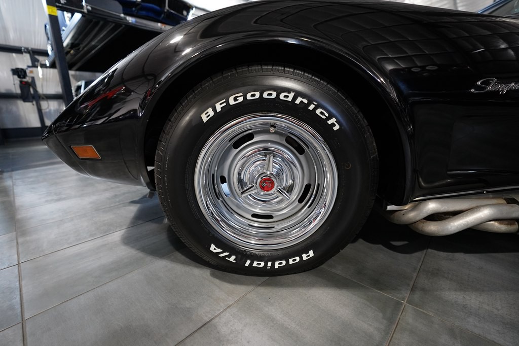 1975 Chevrolet Corvette Image 10