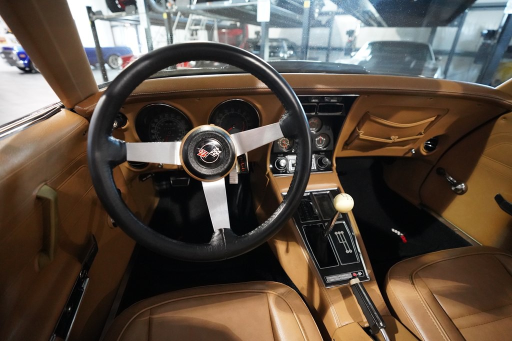 1975 Chevrolet Corvette Image 12