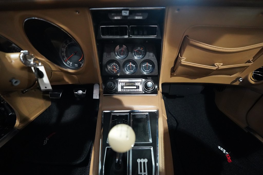 1975 Chevrolet Corvette Image 14