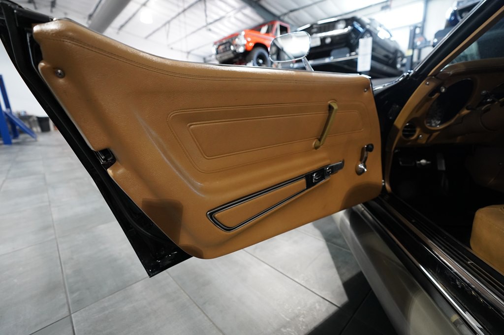 1975 Chevrolet Corvette Image 23