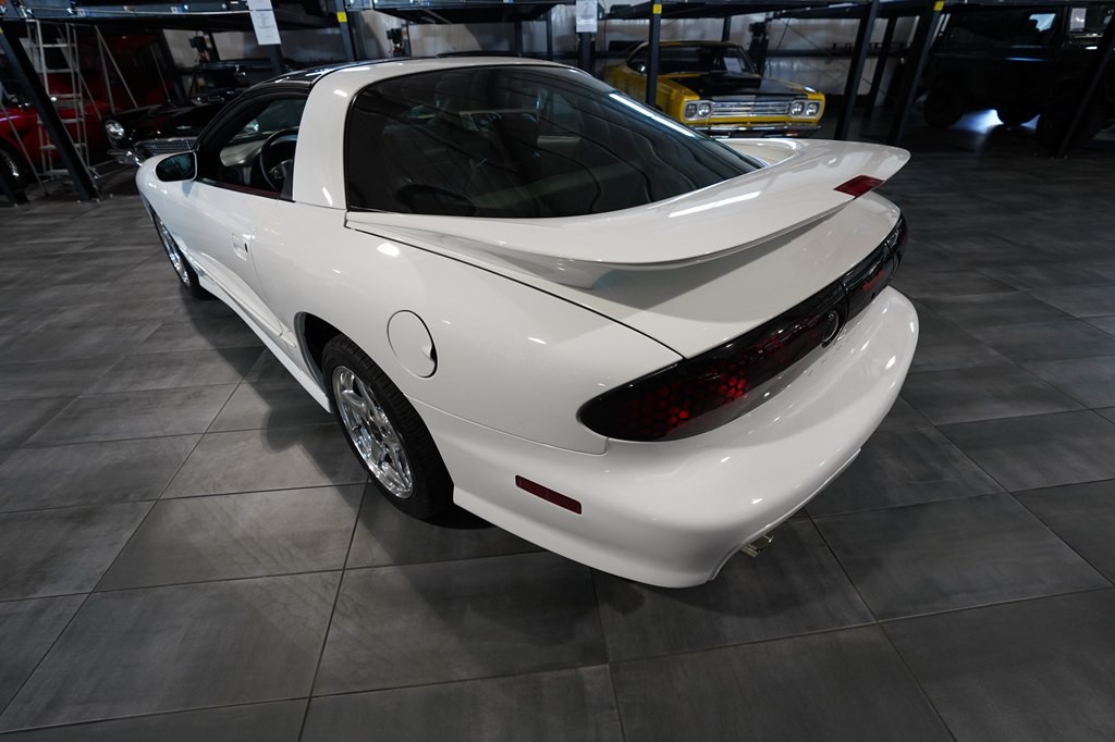 1998 Pontiac Firebird Image 4