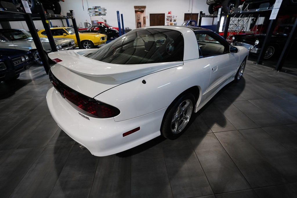 1998 Pontiac Firebird Image 6