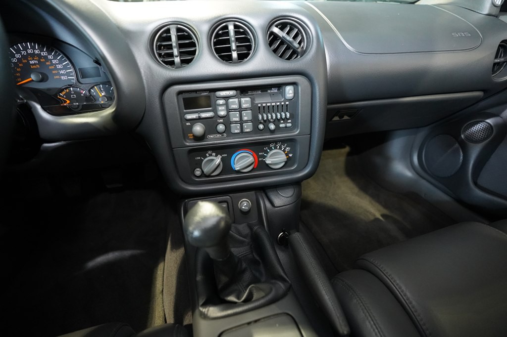 1998 Pontiac Firebird Image 13