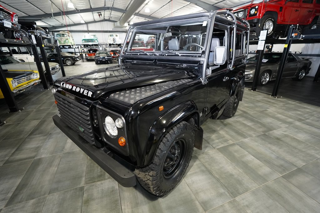 1995 Land Rover Defender Image 2