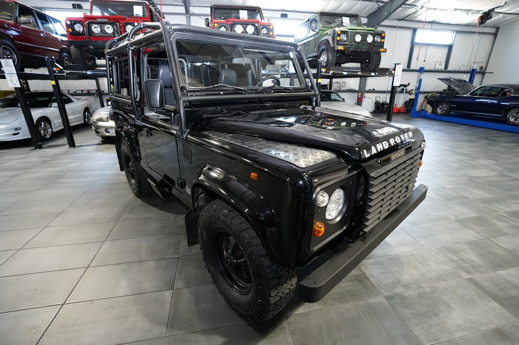 1995 Land Rover Defender Image 8