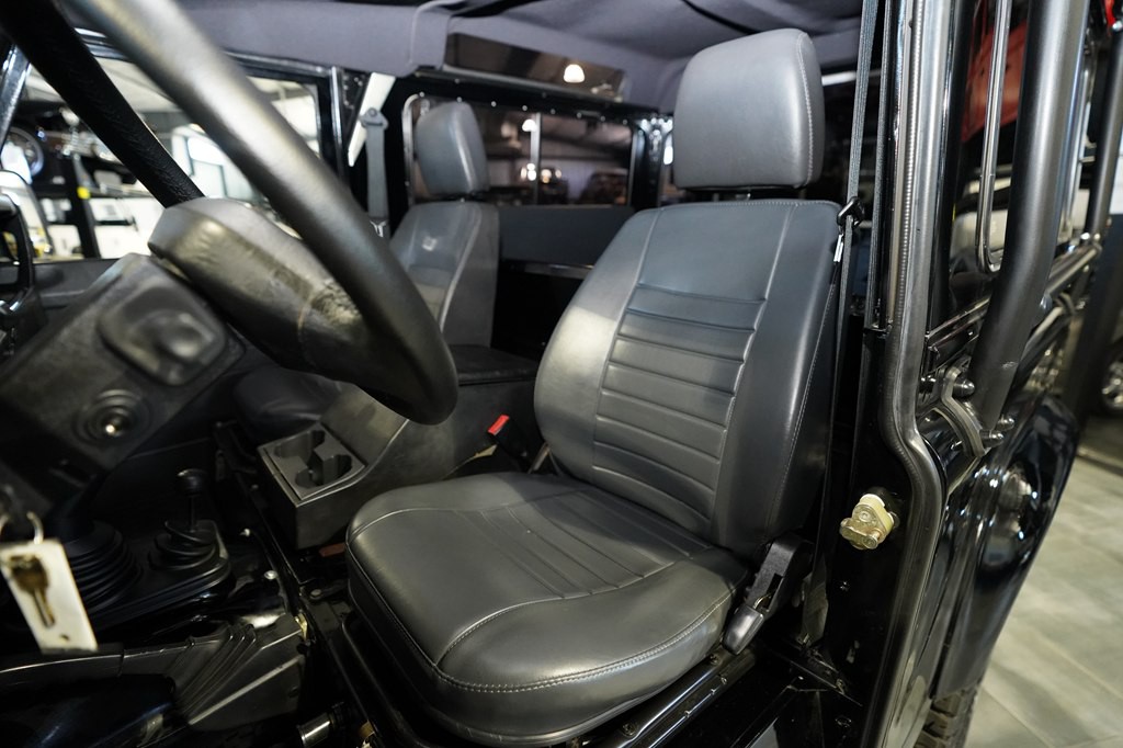 1995 Land Rover Defender Image 17