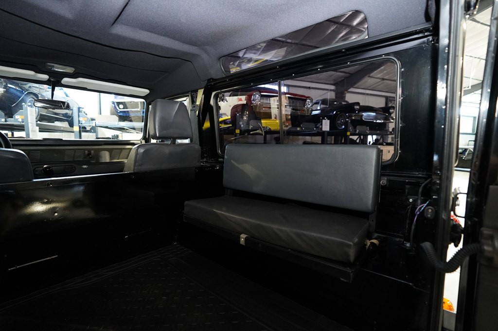 1995 Land Rover Defender Image 24