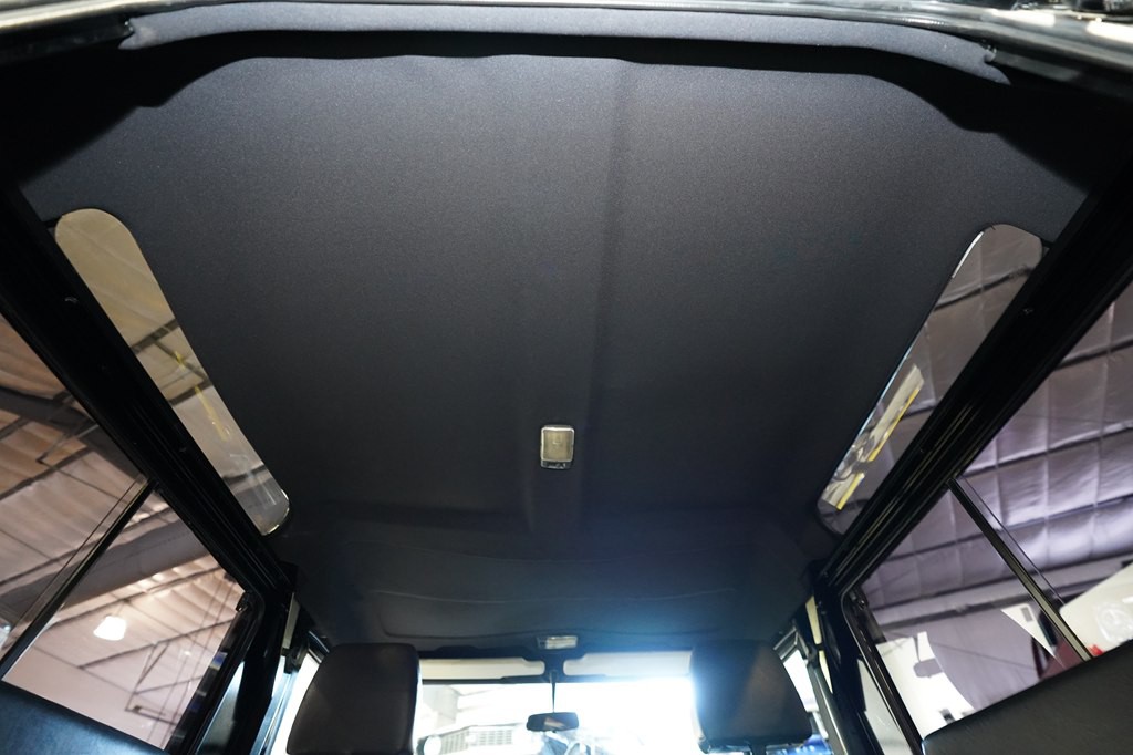 1995 Land Rover Defender Image 26