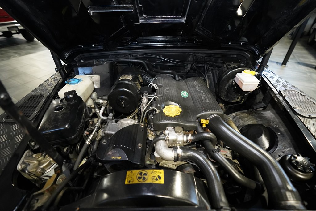 1995 Land Rover Defender Image 28