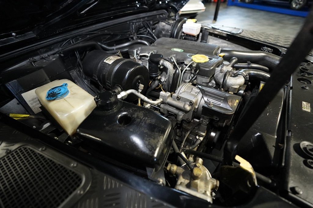 1995 Land Rover Defender Image 29