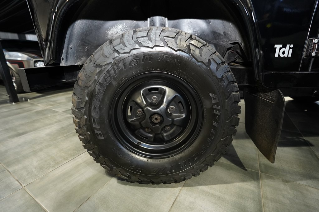 1995 Land Rover Defender Image 32