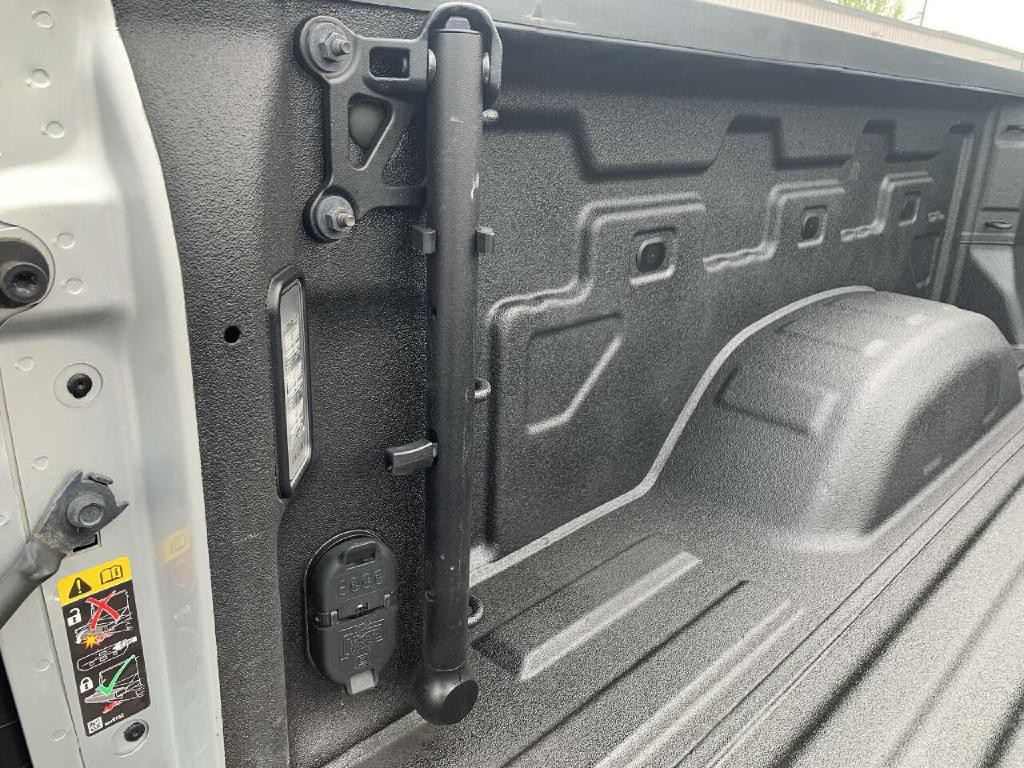 2023 GMC Sierra 2500 Image 9