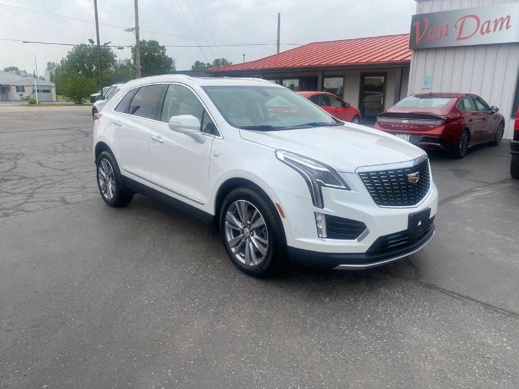 2023 Cadillac XT5 Image 2