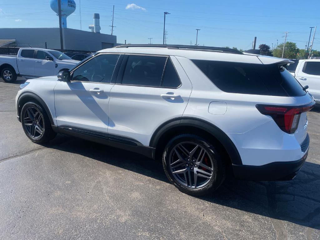 2025 Ford Explorer Image 6