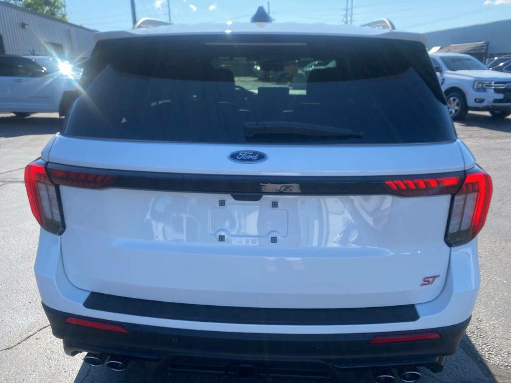 2025 Ford Explorer Image 8