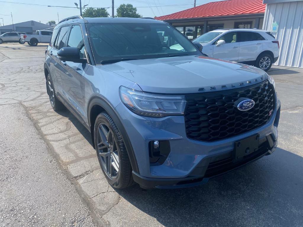 2025 Ford Explorer Image 3