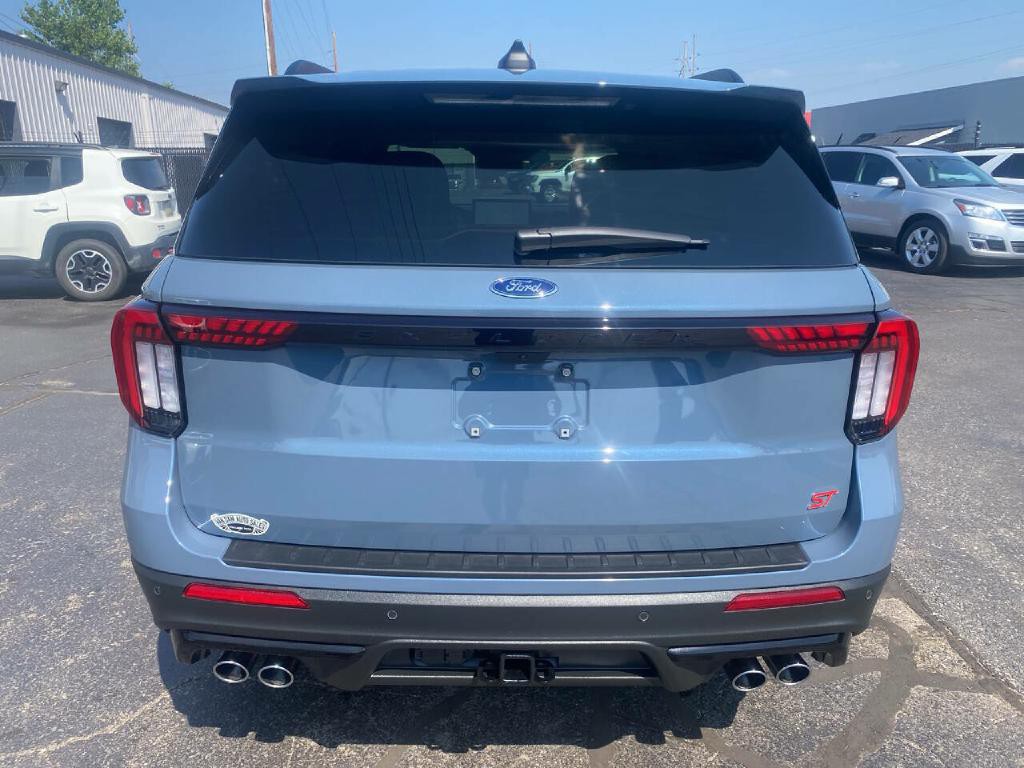 2025 Ford Explorer Image 9