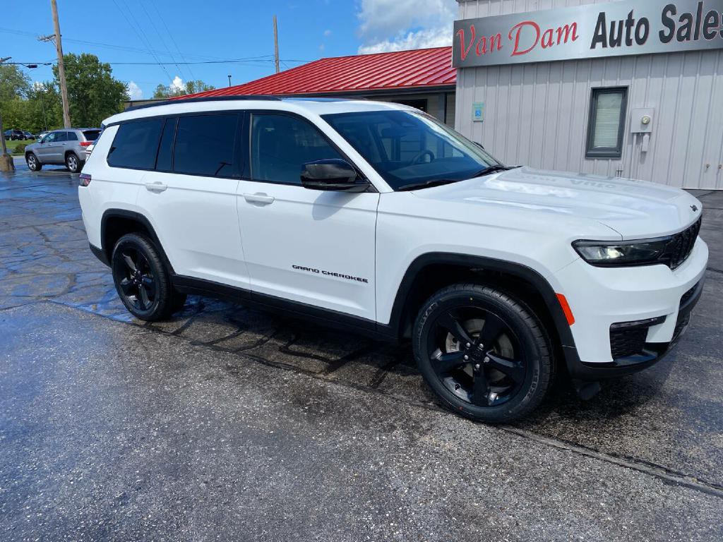 2023 Jeep Grand Cherokee Image 2