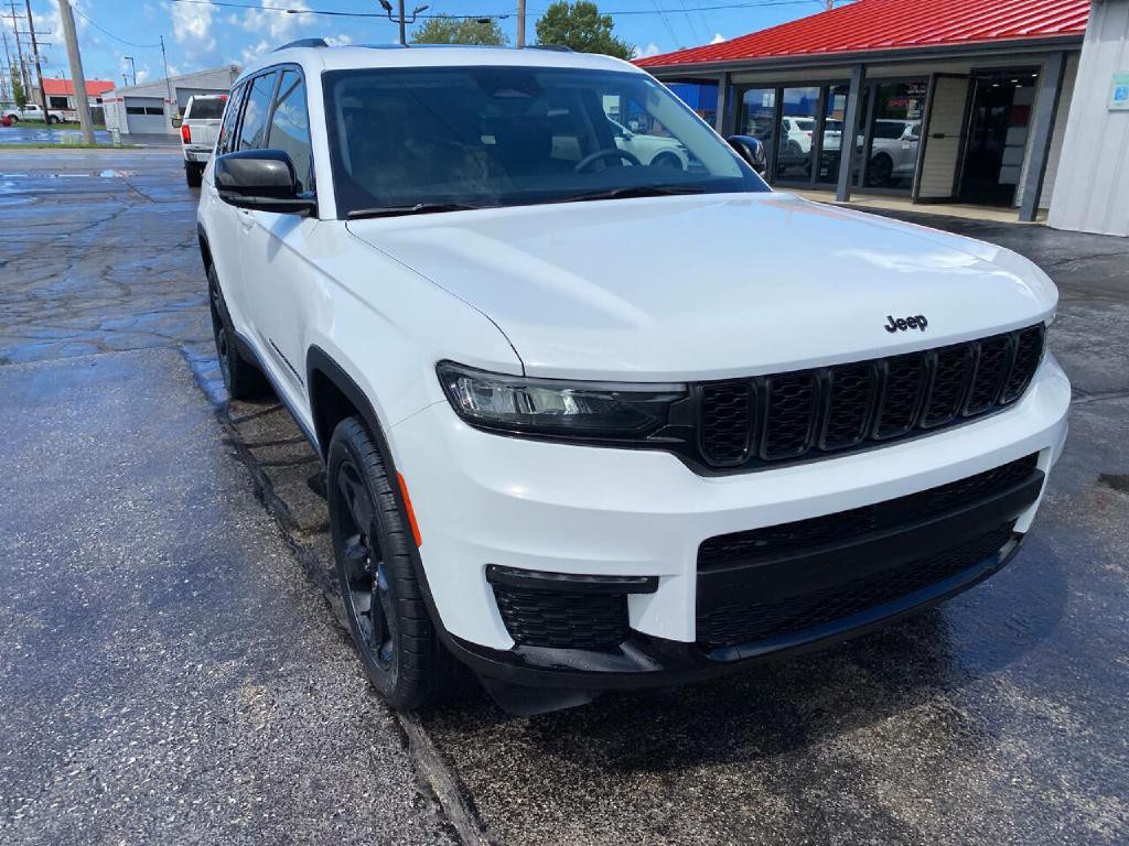 2023 Jeep Grand Cherokee Image 3