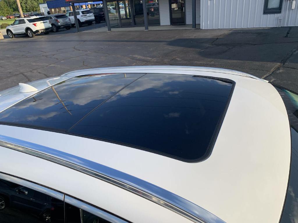 2023 Genesis GV70 Image 10