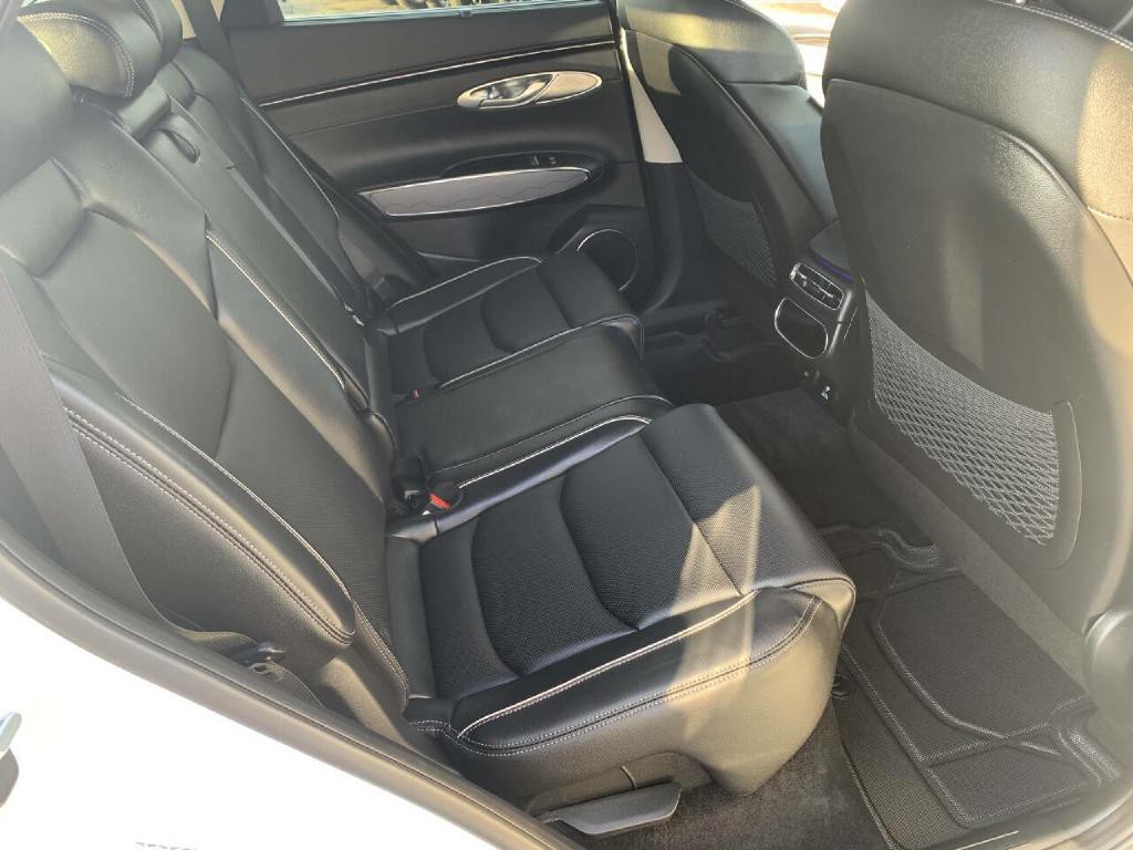 2023 Genesis GV70 Image 29