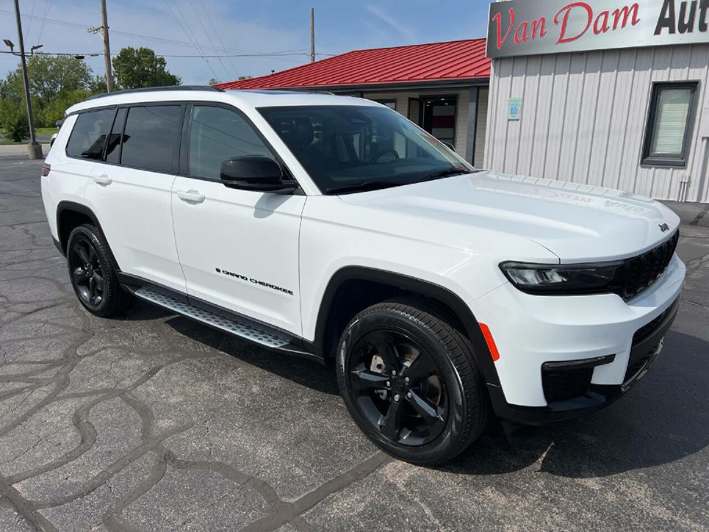 2023 Jeep Grand Cherokee Image 3