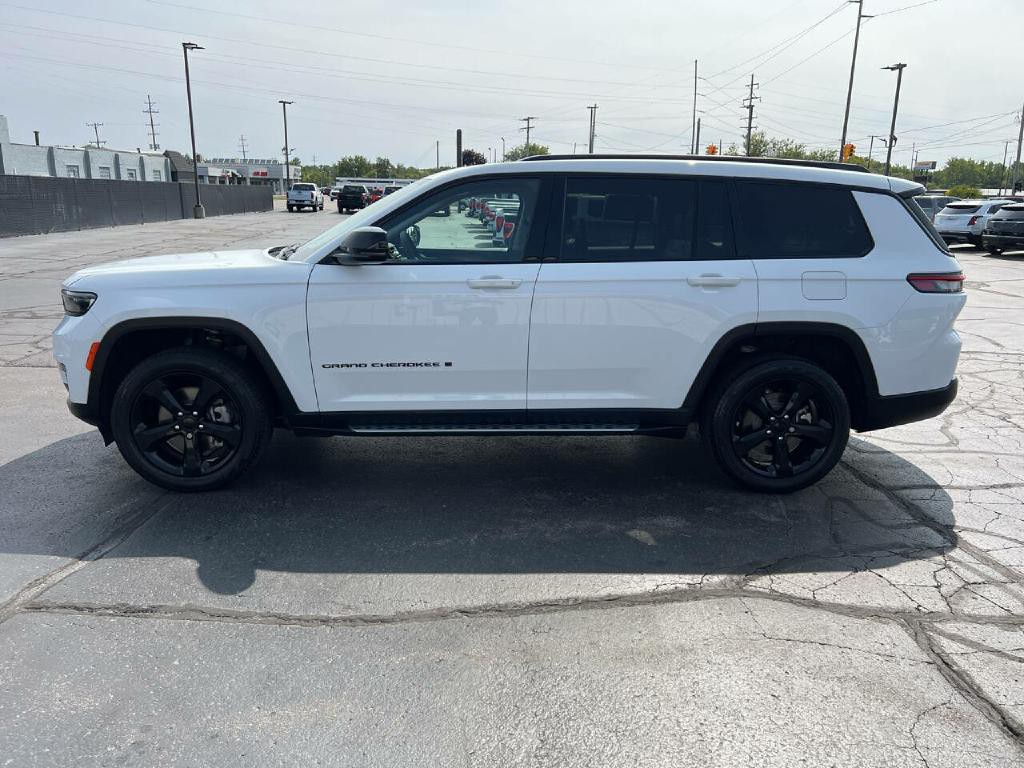 2023 Jeep Grand Cherokee Image 6