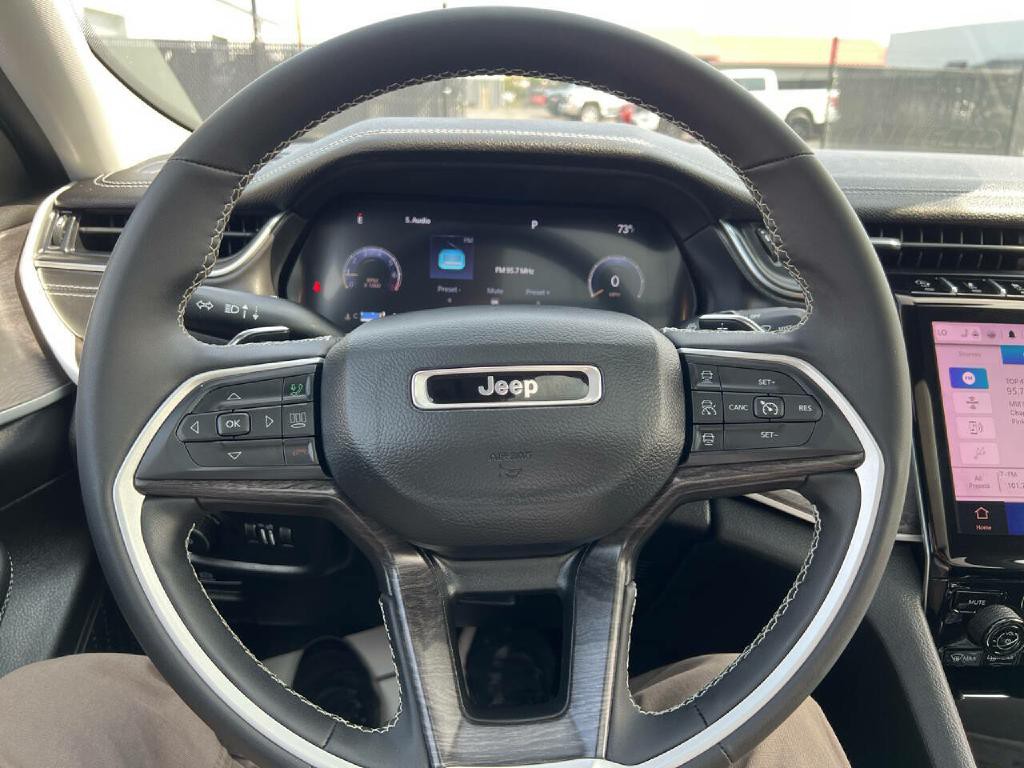 2023 Jeep Grand Cherokee Image 18