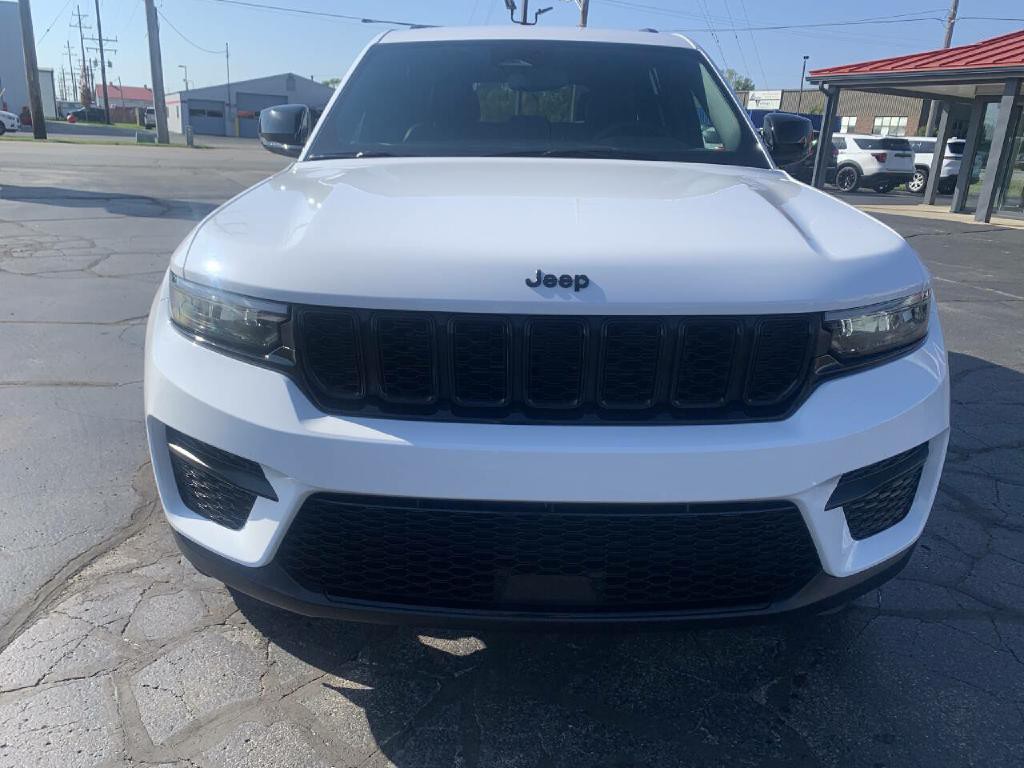2024 Jeep Grand Cherokee Image 2