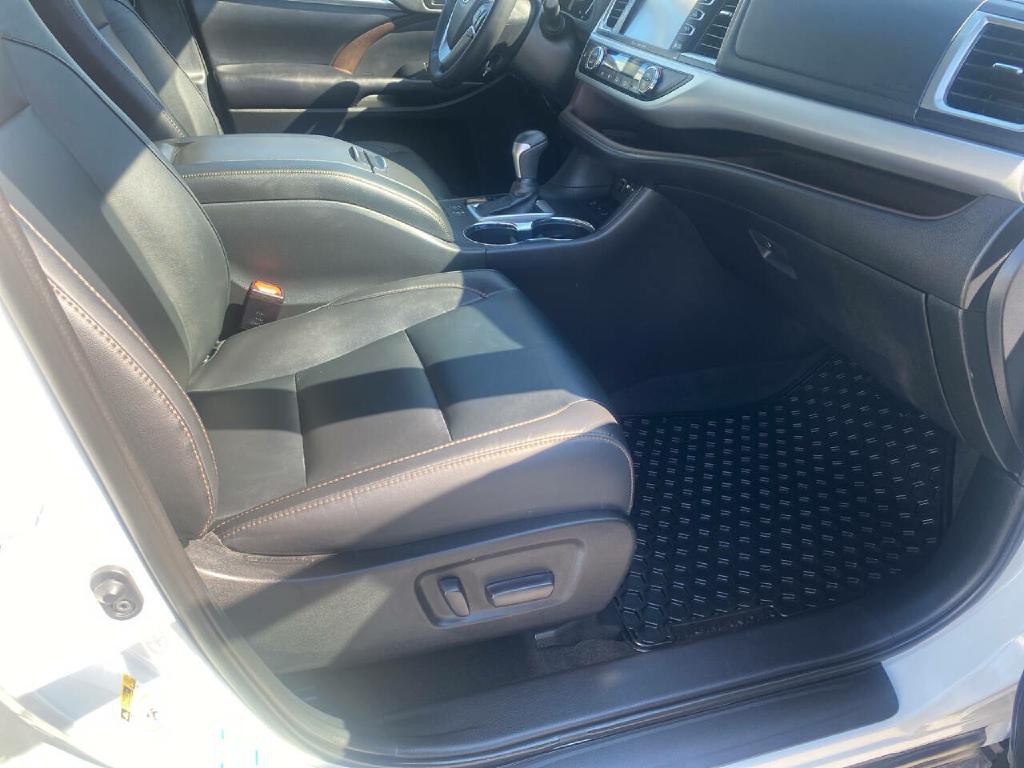2019 Toyota Highlander Image 16