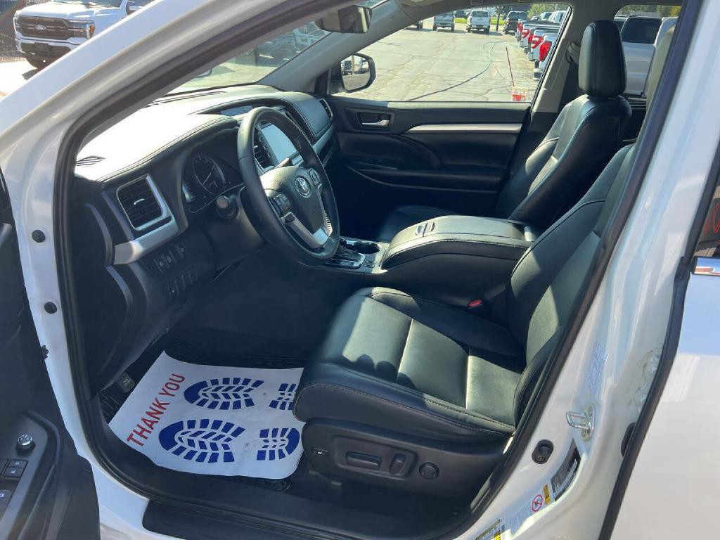 2019 Toyota Highlander Image 17