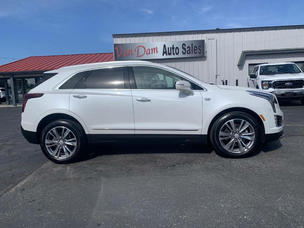 2022 Cadillac XT5 Image 2