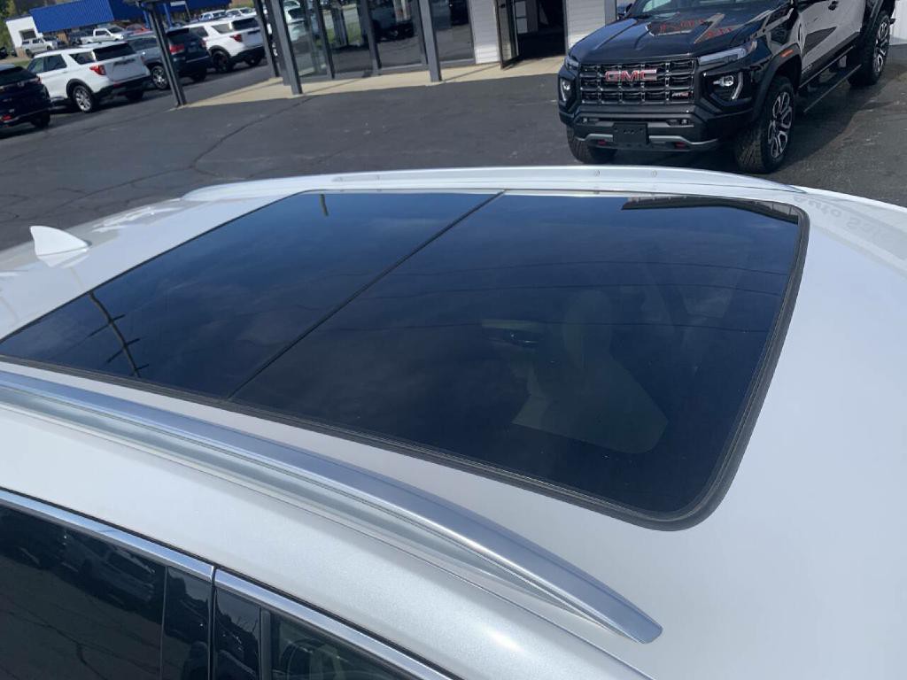 2022 Cadillac XT5 Image 11