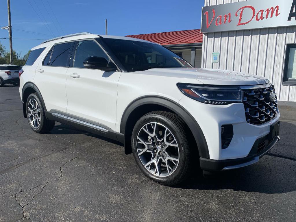 2025 Ford Explorer Image 2