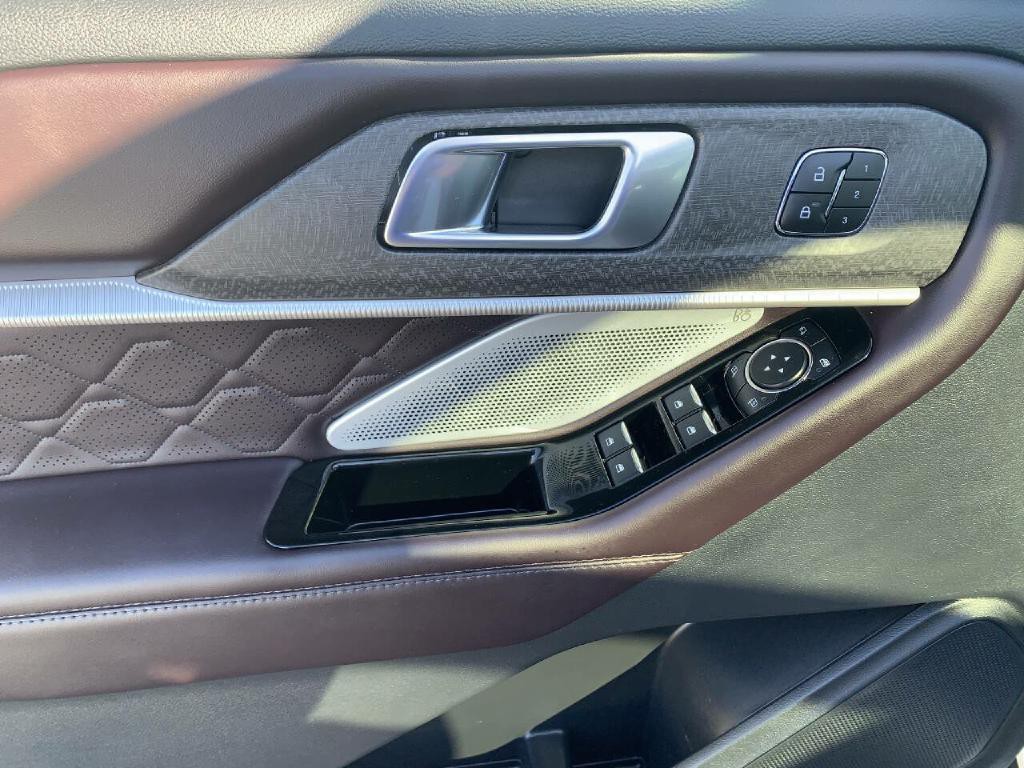 2025 Ford Explorer Image 13