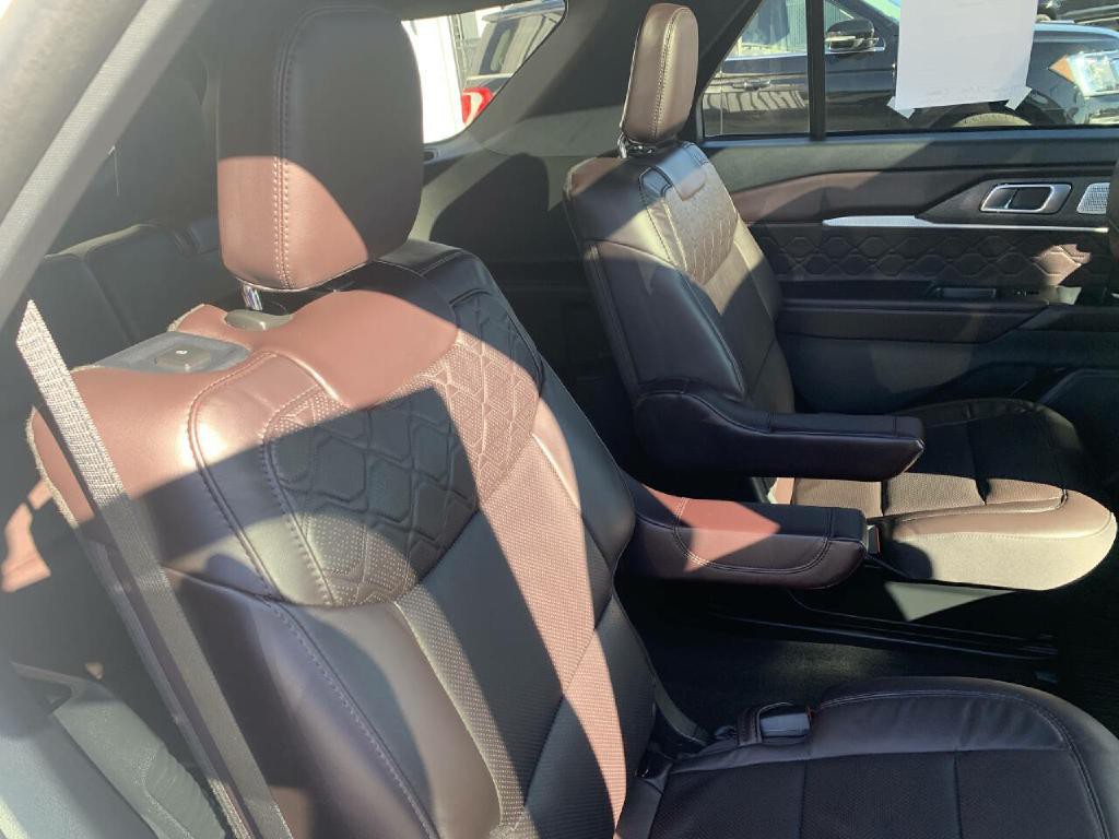 2025 Ford Explorer Image 38