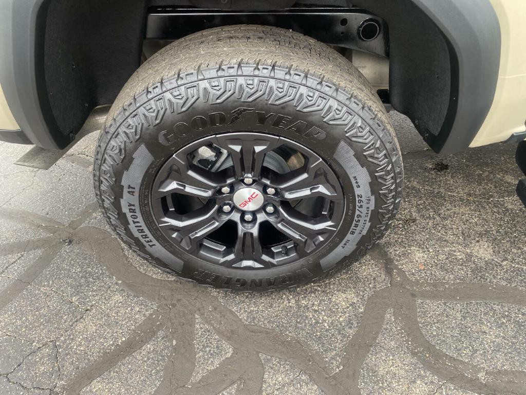 2024 GMC Canyon Image 15