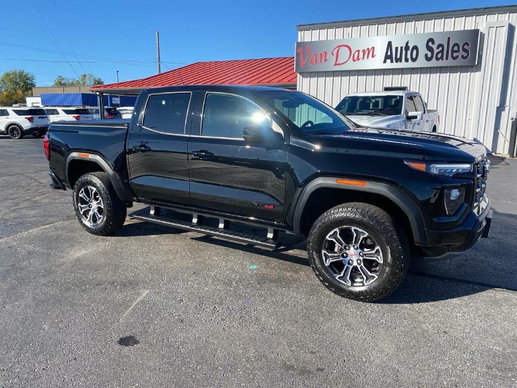 2023 GMC Canyon Image 2